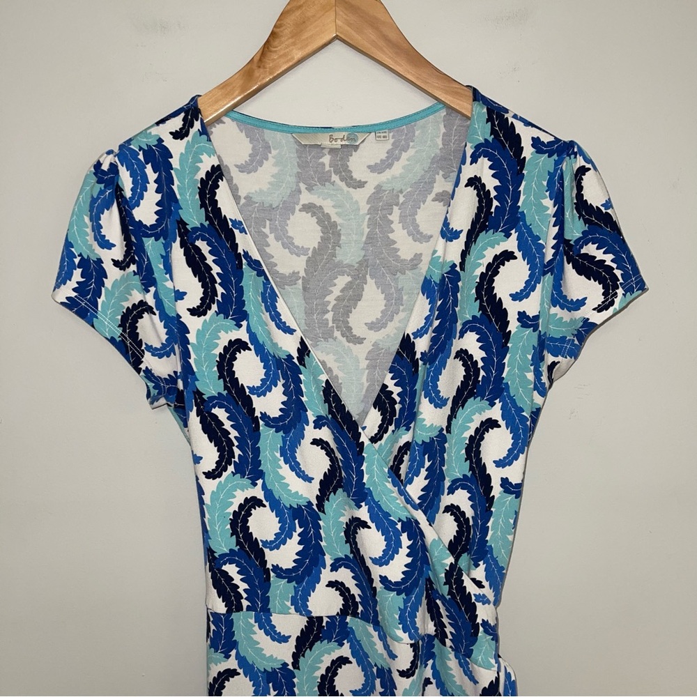Boden Dress Women’s Size 8 US‎ Blue White Jersey Wrap Knee Length - Picture 3 of 9